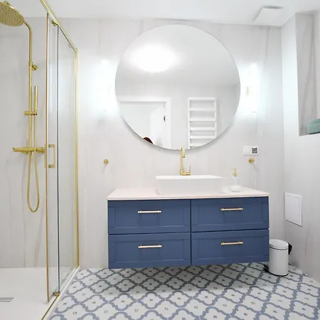 Larina קולובז'ג