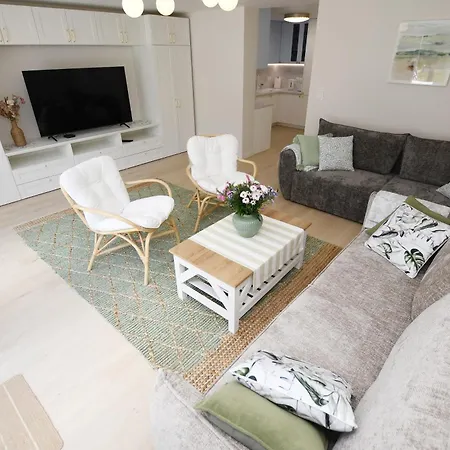 Larina * קולובז'ג